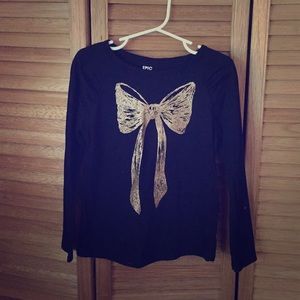 Girls long sleeved shirt. Gently used. Size 5.